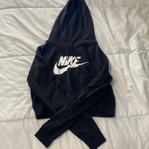 Nike Cropped Sweater